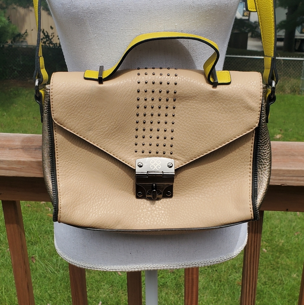 Gianni Bini cross body tan yellow gold purse - Picture 1 of 14